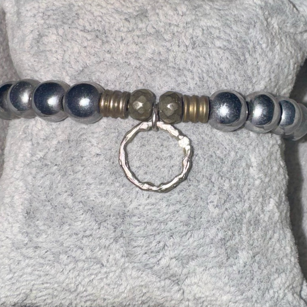 Tiffany Jazelle- Chic Silver Beaded Bracelet With Circle Charm 26$